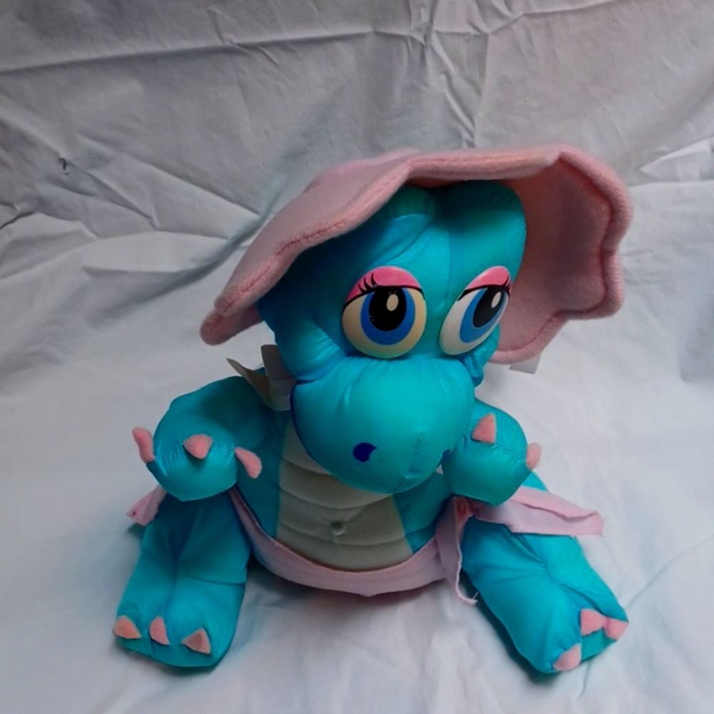 Children's stuffed dinosaurs